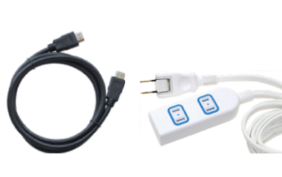 HDMIケーブルと電源タップ