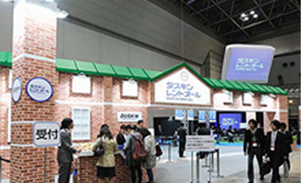 展示会受付の設営例