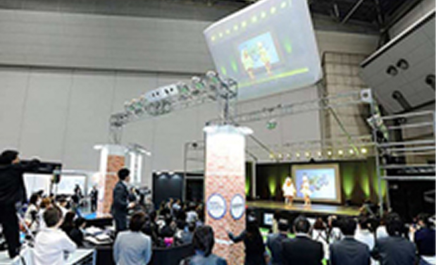展示会プレゼンテーションの設営例