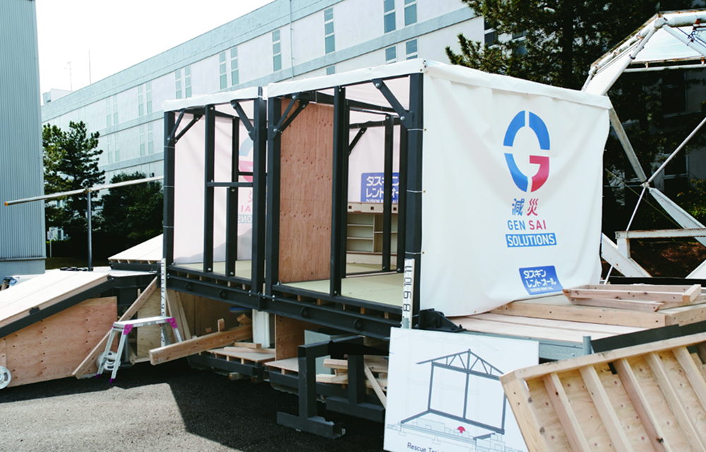 倒壊建物を再現したレスキュートレーニングモジュール