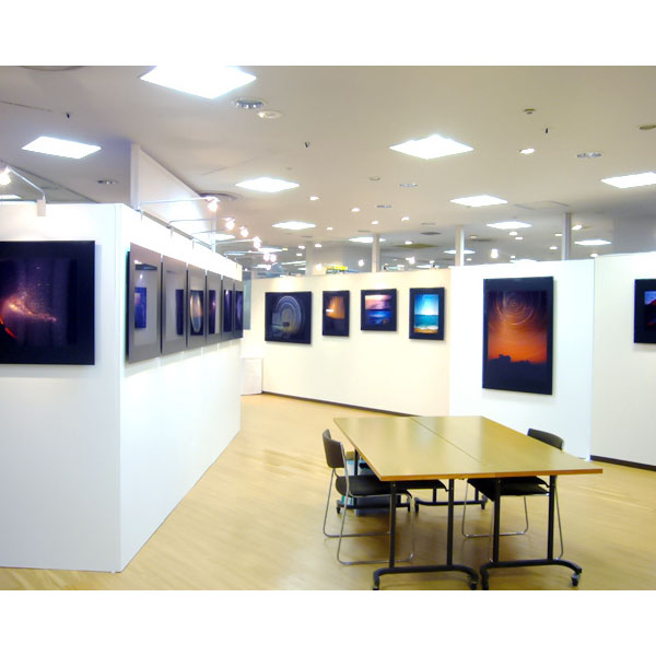 個展